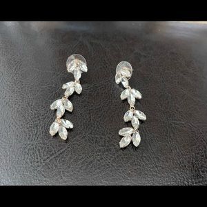 Fashion dangle earrings